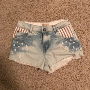 Shorts in women
